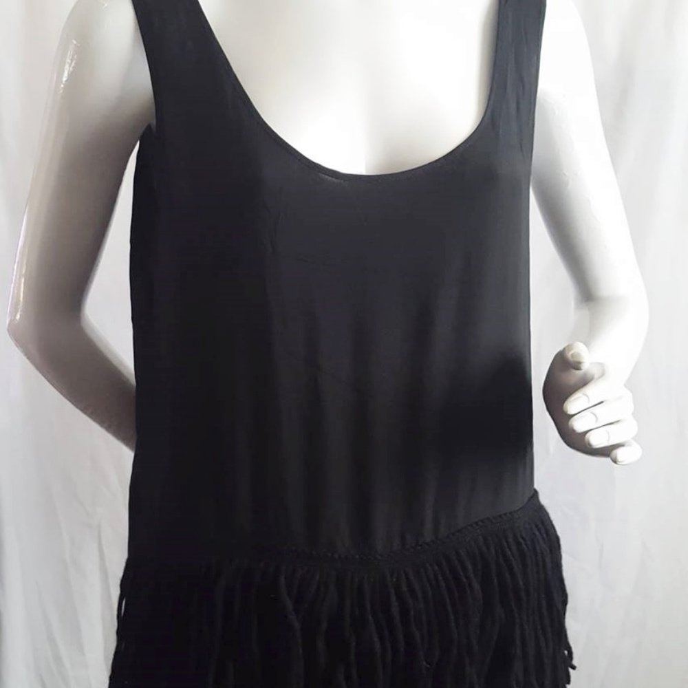 No. 21 Black Sleeveless Beaded Fringe Front Accent Top Blouse Size Medium